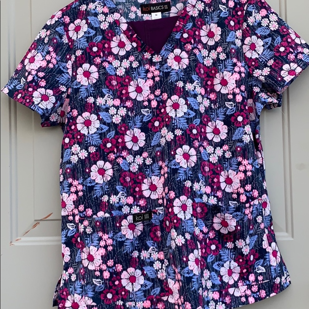 Koi scrub top